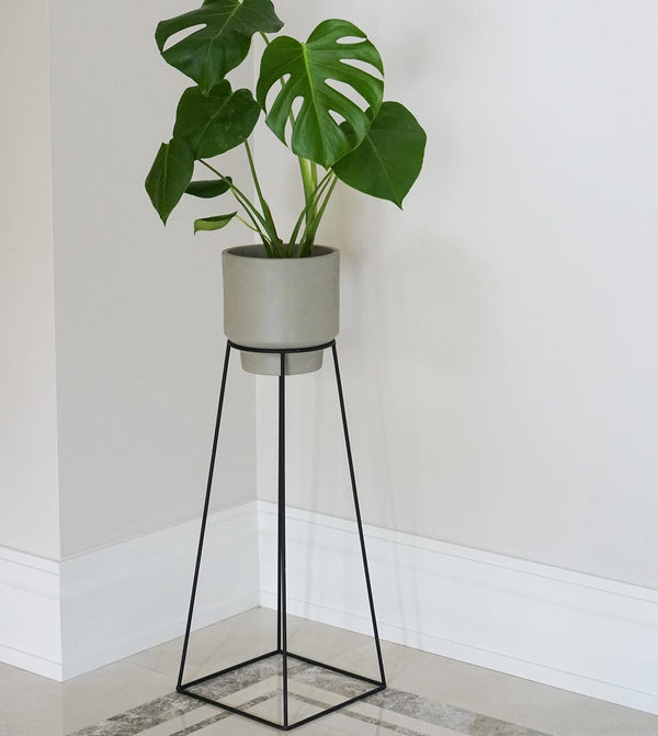 Minimo plant stand in black