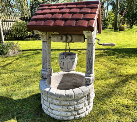 Large Wishing Well Ornament